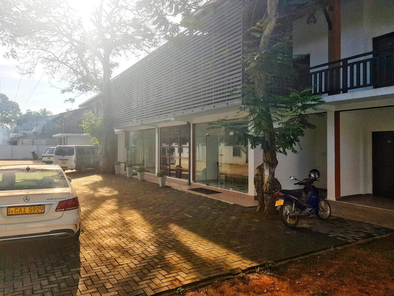 Livinya Holiday Resort 카타라가마 외부 사진