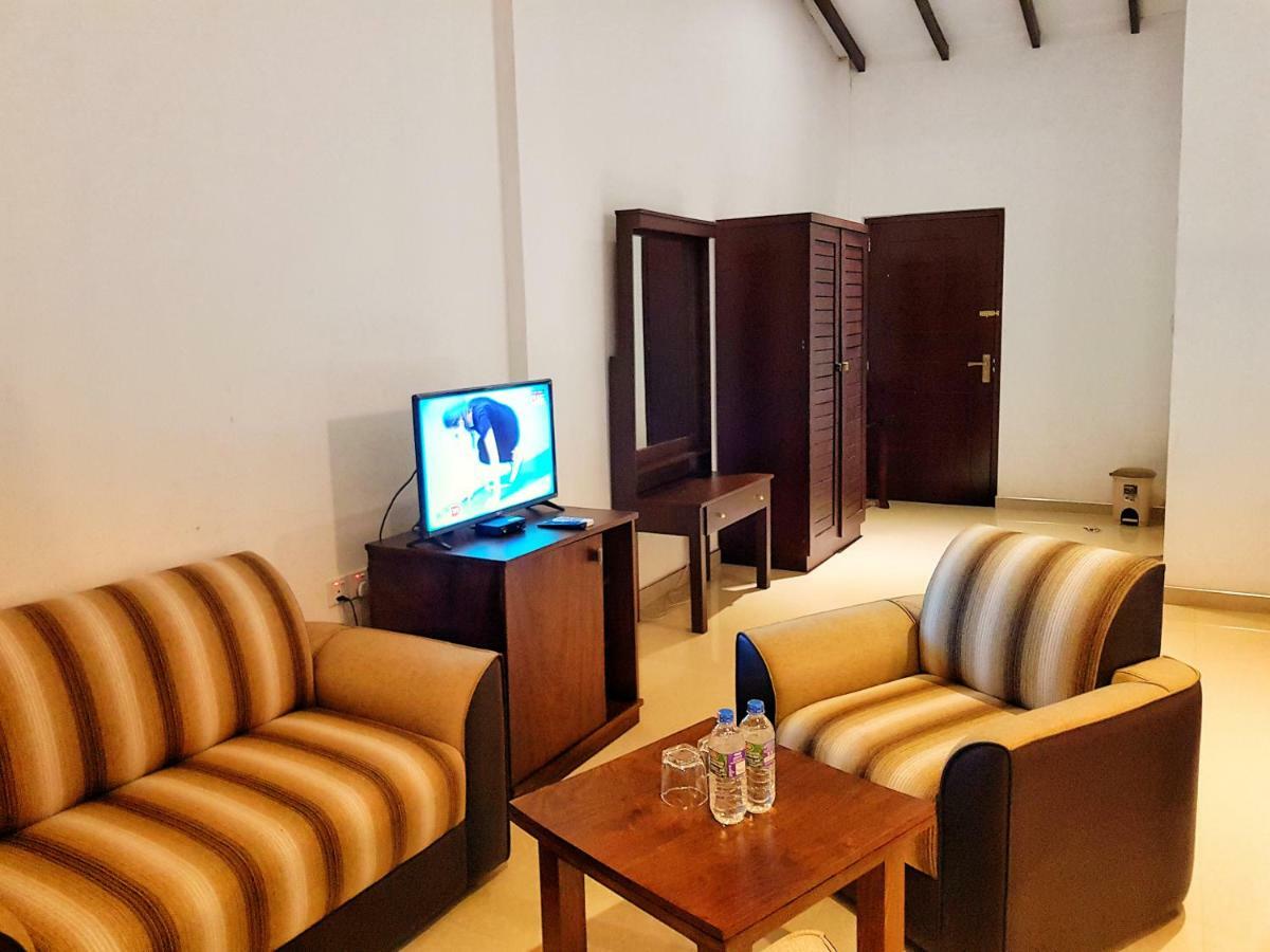 Livinya Holiday Resort 카타라가마 외부 사진